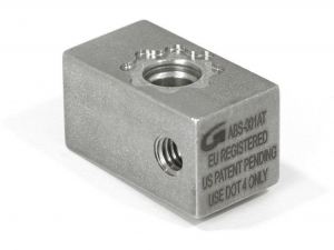 Тройник ABS Goodridge 2 х adapter crimp,- M10*1mm (обратный конус)  крепеж отв. 6mm, D-03 ABS-001AT ― MaxiSport Tuning